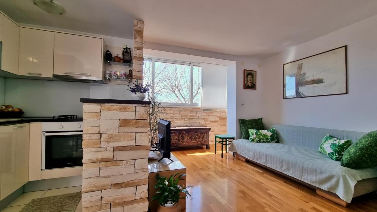 Apartment Tica Omiš Exterior foto